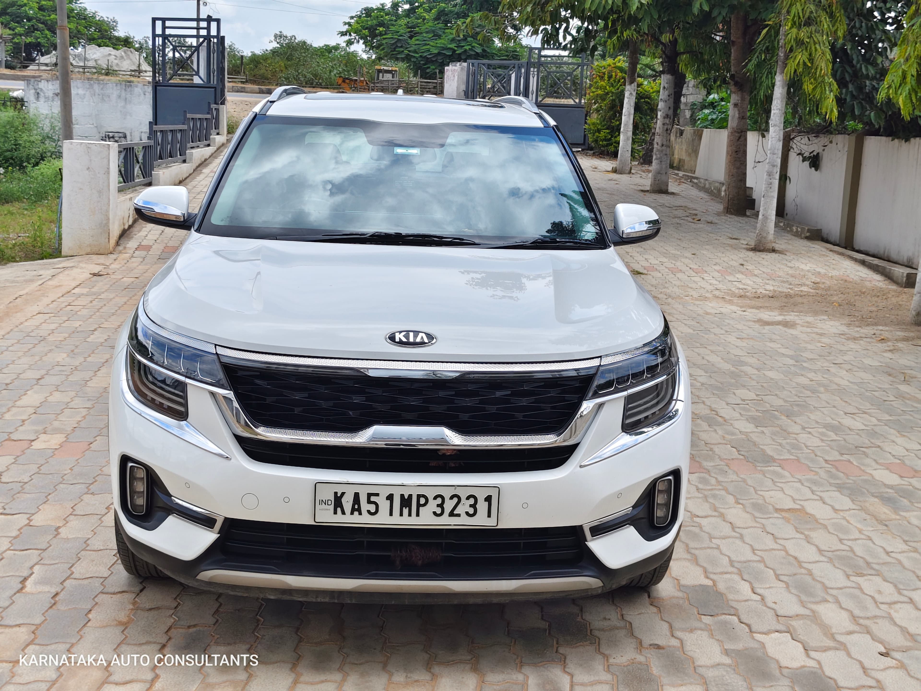 Kia Seltos photo 1